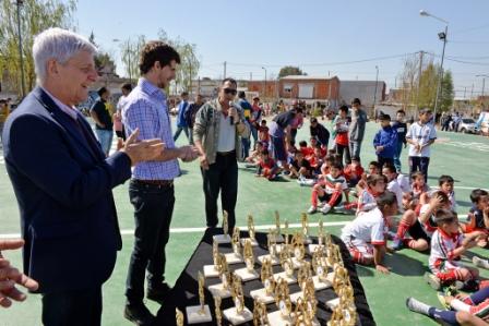 Luis Andreotti inauguró el primer playón deportivo en el barrio San Jorge Luis Andreotti inauguró el primer playón deportivo en el barrio San Jorge