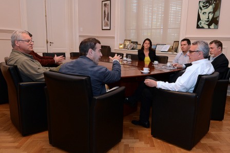 Julio Zamora mantuvo una reunión con los integrantes de la Comisión Directiva de Banco de Bosques Julio Zamora mantuvo una reunión con los integrantes de la Comisión Directiva de Banco de Bosques