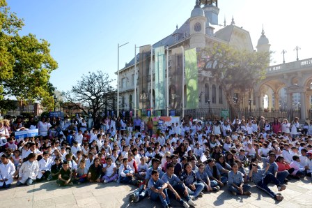 Se realizó la cuarta maratón de lectura en los jardines del Museo de Arte Tigre Se realizó la cuarta maratón de lectura en los jardines del Museo de Arte Tigre