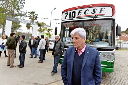 Andreotti inauguró un nuevo ramal del colectivo 710 que llega al Poli N° 3