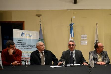 Julio Zamora presentó las propuestas del Frente Renovador de Tigre 2015-2019. Posteriormente, los presentes tuvieron lugar a manifestar sus consultas acerca de la actualidad que vive el Municipio.
Julio Zamora presentó las propuestas del Frente Renovador de Tigre 2015-2019. Posteriormente, los presentes tuvieron lugar a manifestar sus consultas acerca de la actualidad que vive el Municipio.