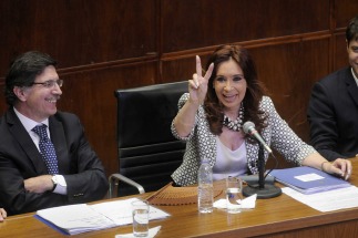 Acusan a Cristina Kirchner por usurpación de título y defraudación a la administración pública Acusan a Cristina Kirchner por usurpación de título y defraudación a la administración pública