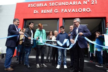 Julio Zamora inauguró el nuevo edificio de la Escuela Secundaria N° 21 de Benavídez Julio Zamora inauguró el nuevo edificio de la Escuela Secundaria N° 21 de Benavídez