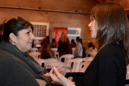 Malena Galmarini entrega cupones para celíacos Malena Galmarini entrega cupones para celíacos