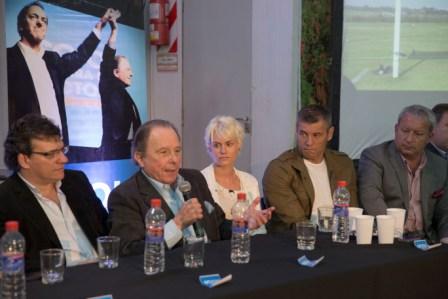 El FpV de Vicente López planteó las bases de gobierno frente a vecinos Villa Martelli El FpV de Vicente López planteó las bases de gobierno frente a vecinos Villa Martelli