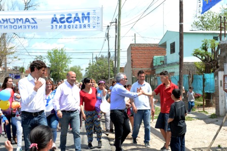 Julio Zamora cerró su campaña con una amplia recorrida por Don Torcuato y un gran apoyo vecinal Julio Zamora cerró su campaña con una amplia recorrida por Don Torcuato y un gran apoyo vecinal