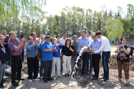 Julio Zamora cerró su campaña con una amplia recorrida por Don Torcuato y un gran apoyo vecinal Julio Zamora cerró su campaña con una amplia recorrida por Don Torcuato y un gran apoyo vecinal