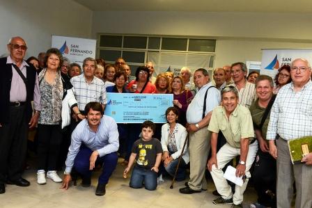 El Municipio entregó nuevos aportes para mejorar los centros de jubilados de San Fernando El Municipio entregó nuevos aportes para mejorar los centros de jubilados de San Fernando
