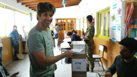 Segundo Cernadas votó en Villa La Ñata
