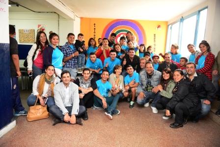 La “Casa de Día” de San Fernando entregó mobiliario reciclado a una escuela La “Casa de Día” de San Fernando entregó mobiliario reciclado a una escuela