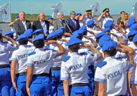 Andreotti y Granados celebraron el egreso de la primera Policía Local de San Fernando Andreotti y Granados celebraron el egreso de la primera Policía Local de San Fernando