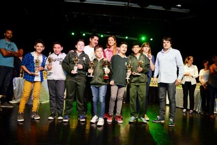 San Fernando entregó los premios de sus Torneos Intercolegiales Masivos 2015