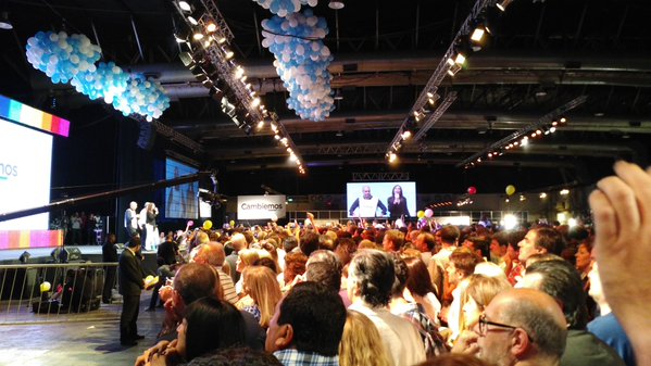 Algarabía y festejos en el bunker de Cambiemos luego de la difusión de los primeros datos oficiales Algarabía y festejos en el bunker de Cambiemos luego de la difusión de los primeros datos oficiales