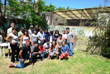 El Programa “Sumate” de San Fernando terminó un mural con relieves en el Centro de Día para Ciegos