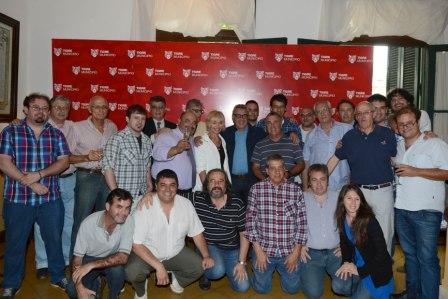 Julio Zamora cerró el año con la prensa local Julio Zamora cerró el año con la prensa local