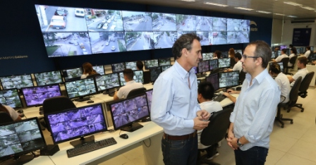 Katopodis y Valenzuela recorrieron el Centro Operativo de Monitoreo de San Martín