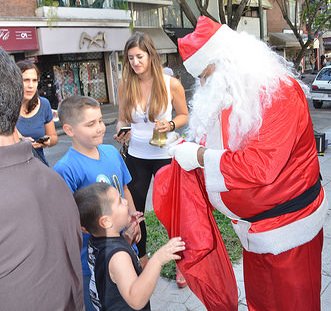 El centro comercial de Martínez se vistió de fiesta para la navidad