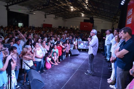 Julio Zamora agasajó a los trabajadores municipales con un brindis de fin de año