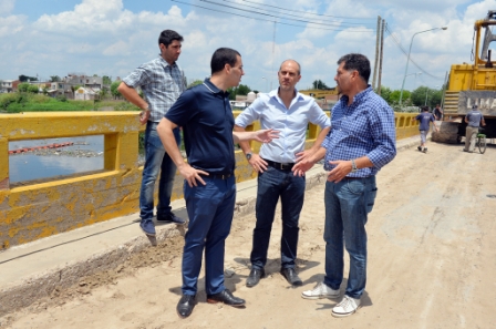 El Presidente del HCD, Santiago Aparicio, y el Secretario de Inversión Pública y Planeamiento Urbano de Tigre, Daniel Gambino, solicitaron a la nueva gestión bonaerense el reanudamiento de la reparación del Puente Taurita,