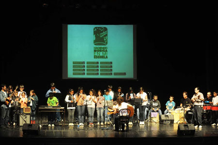 La Escuela como trampolín hacia la carrera musical. La Escuela como trampolín hacia la carrera musical.