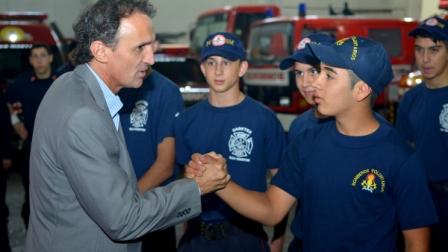 Katopodis otorgó una beca de estudios a Juan Cruz Amerise por su acto de heroísmo Katopodis otorgó una beca de estudios a Juan Cruz Amerise por su acto de heroísmo