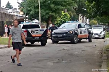 Un patrullero que iba a contramano sin sirena y a alta velocidad atropelló y mató a una mujer en San Martín Un patrullero que iba a contramano sin sirena y a alta velocidad atropelló y mató a una mujer en San Martín