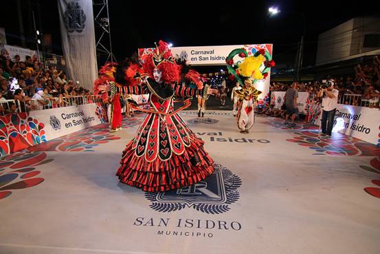 La comparsa Marí Marí cerró los carnavales de San Isidro La comparsa Marí Marí cerró los carnavales de San Isidro