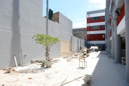 El intendente de Tigre, Julio Zamora, junto a Malena Galmarini, recorrieron las tareas integrales de mantenimiento y refacción que se llevan adelante en la Escuela Técnica N° 5 del centro del distrito, con el objetivo de que los chicos arranquen el ciclo lectivo en óptimas condiciones. El intendente de Tigre, Julio Zamora, junto a Malena Galmarini, recorrieron las tareas integrales de mantenimiento y refacción que se llevan adelante en la Escuela Técnica N° 5 del centro del distrito, con el objetivo de que los chicos arranquen el ciclo lectivo en óptimas condiciones.
