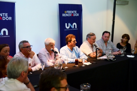 Intendentes, legisladores y dirigentes del Frente Renovador se reunieron en San Fernando Intendentes, legisladores y dirigentes del Frente Renovador se reunieron en San Fernando