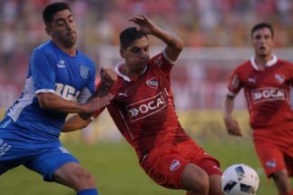 Independiente y Racing igualaron en un partido aburrido Independiente y Racing igualaron en un partido aburrido