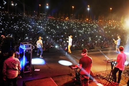 Una verdadera multitud se movilizó para presenciar los recitales gratuitos que organizó el Municipio con la ´presentación de Sin Ensayo, Maramá y Los Auténticos Decadentes.
Una verdadera multitud se movilizó para presenciar los recitales gratuitos que organizó el Municipio con la ´presentación de Sin Ensayo, Maramá y Los Auténticos Decadentes.