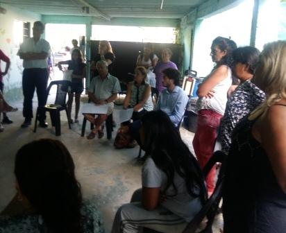 Los concejales de Cambiemos se reunieron con vecinos del barrio Juan Pablo II por la falta de agua en red