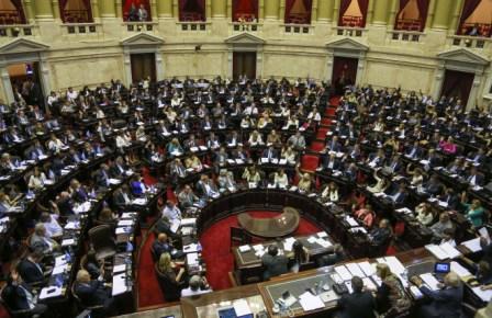 Listado de Notas (tapa)
Tras 19 horas de debate, Diputados dio media sanción a la ley que habilita el pago a los fondos buitres ()
Listado de Notas (tapa)
Tras 19 horas de debate, Diputados dio media sanción a la ley que habilita el pago a los fondos buitres ()
