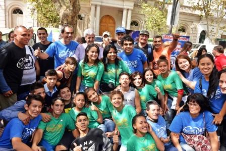 Multitudinaria caminata de la comunidad evangélica Invasión del Amor de Dios, en San Fernando Multitudinaria caminata de la comunidad evangélica Invasión del Amor de Dios, en San Fernando
