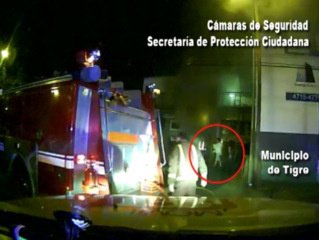 Rescatan a una familia cuando se incendiaba su casa en Tigre