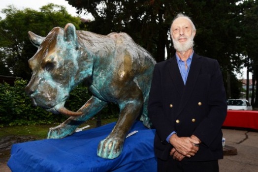 Presentaron “El Guardián de la Torre”, la escultura protectora de la Torre de Baires Presentaron “El Guardián de la Torre”, la escultura protectora de la Torre de Baires