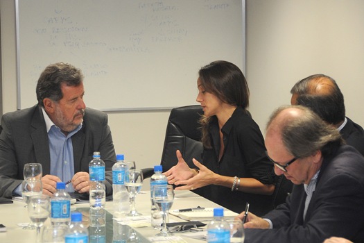 convocados por Malena Galmarini, las empresas de autopartes que se encuentran en Tigre mantuvieron un encuentro con el ministro de producción de la Provincia para mostrarle su preocupación y buscar soluciones en conjunto ante la situación nacional e internacional del sector. convocados por Malena Galmarini, las empresas de autopartes que se encuentran en Tigre mantuvieron un encuentro con el ministro de producción de la Provincia para mostrarle su preocupación y buscar soluciones en conjunto ante la situación nacional e internacional del sector.