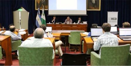 En la reunión de la Comisión de Presupuesto y Hacienda del Concejo Deliberante de San Isidro, funcionarios municipales presentaron informes de la gestión municipal del año pasado.
En la reunión de la Comisión de Presupuesto y Hacienda del Concejo Deliberante de San Isidro, funcionarios municipales presentaron informes de la gestión municipal del año pasado.