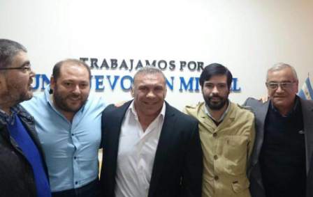 coincidieron los concejales locales Juan José Castro y Sebastián Cáceres; el vicepresidente del HCD de San Isidro, Fabián Brest; y el edil Juan Fortini, de Marcos Paz, entre otros referentes peronistas de la primera. coincidieron los concejales locales Juan José Castro y Sebastián Cáceres; el vicepresidente del HCD de San Isidro, Fabián Brest; y el edil Juan Fortini, de Marcos Paz, entre otros referentes peronistas de la primera.