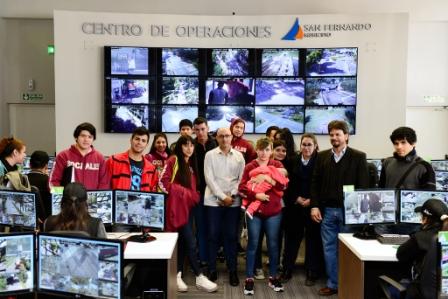 Más alumnos sanfernandinos visitaron el nuevo Centro de Operaciones Más alumnos sanfernandinos visitaron el nuevo Centro de Operaciones