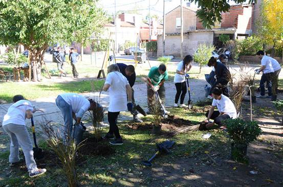 San Isidro y la ONG plantarse plantaron especies en el Día de la Tierra San Isidro y la ONG plantarse plantaron especies en el Día de la Tierra