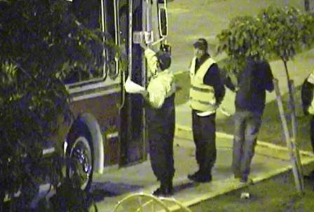Detienen en San Fernando a dos micros que transportaban a adolescentes a fiestas Detienen en San Fernando a dos micros que transportaban a adolescentes a fiestas