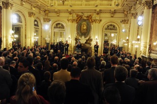 Los empresarios acordaron no “reducir” sus “planteles” de trabajadores por tres meses, pero rechazaron que se fije esa prohibición por ley, como se discute en el Congreso sin el respaldo de la administración de Mauricio Macri. Los empresarios acordaron no “reducir” sus “planteles” de trabajadores por tres meses, pero rechazaron que se fije esa prohibición por ley, como se discute en el Congreso sin el respaldo de la administración de Mauricio Macri.