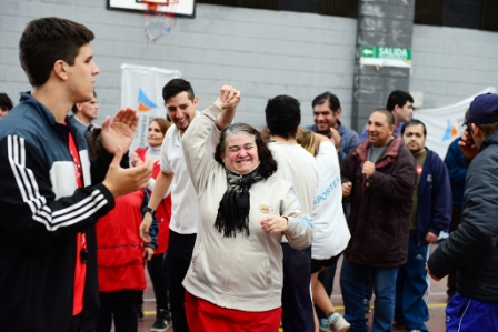 San Fernando realizó una jornada recreativa para personas con discapacidad San Fernando realizó una jornada recreativa para personas con discapacidad