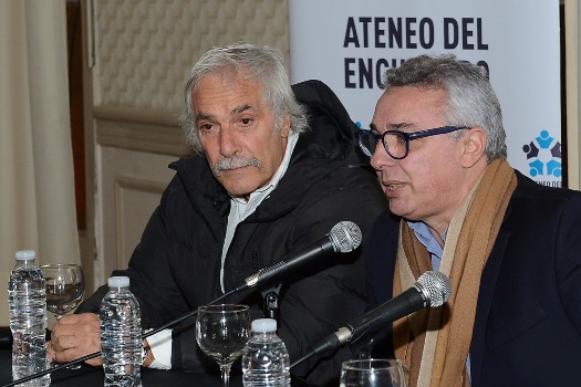 Organizada por Ateneo del Encuentro, Julio Zamora junto a Fernando Galmarini, debatieron sobre el papel del peronismo en el desarrollo del deporte nacional y la importancia de un Estado presente para el crecimiento de los clubes de barrio. Organizada por Ateneo del Encuentro, Julio Zamora junto a Fernando Galmarini, debatieron sobre el papel del peronismo en el desarrollo del deporte nacional y la importancia de un Estado presente para el crecimiento de los clubes de barrio.