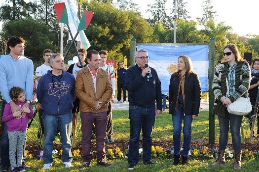 El intendente de Tigre, Julio Zamora, inauguró ayer un nuevo circuito aeróbico para los vecinos: la estación “Capozzo – Guerrero”. En el evento, el intendente remarcó la incorporación de obras para generar espacios de encuentro para la comunidad.
