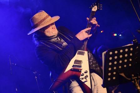 La guitarra de “Botafogo”, en vivo en el Centro Cultural Munro