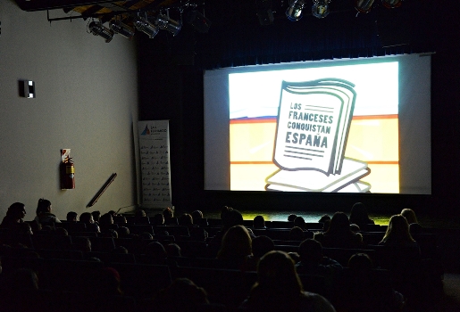 Más de 800 estudiantes pasaron por las cuatro funciones gratuitas de cine y show de baile organizadas por el Municipio de San Fernando y que se repetirán en todas las fechas patrias.
Más de 800 estudiantes pasaron por las cuatro funciones gratuitas de cine y show de baile organizadas por el Municipio de San Fernando y que se repetirán en todas las fechas patrias.