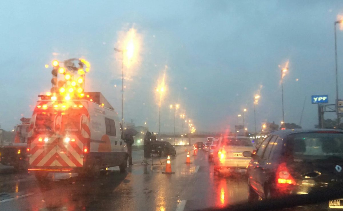 Un hombre murió atropellado al bajarse de su auto en la Panamericana Un hombre murió atropellado al bajarse de su auto en la Panamericana