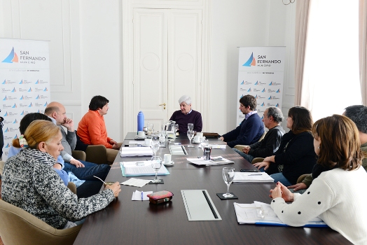 El Intendente Luis Andreotti encabezó una reunión de gabinete municipal con todas las áreas para analizar el impacto de los incrementos tarifarios de gas, luz y agua en las instituciones intermedias. El Intendente Luis Andreotti encabezó una reunión de gabinete municipal con todas las áreas para analizar el impacto de los incrementos tarifarios de gas, luz y agua en las instituciones intermedias.